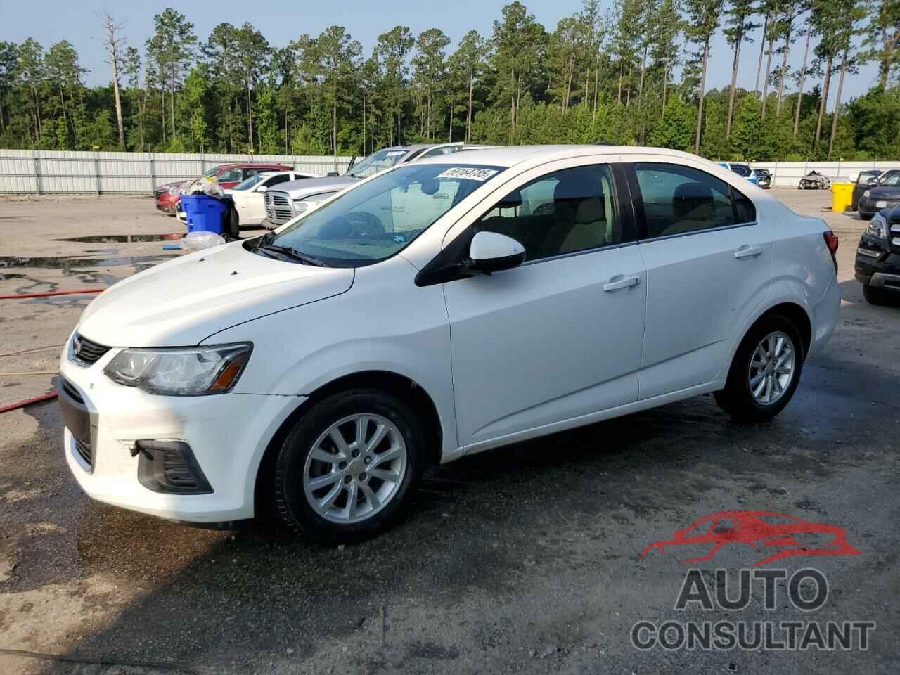 CHEVROLET SONIC 2018 - 1G1JD5SH3J4132357