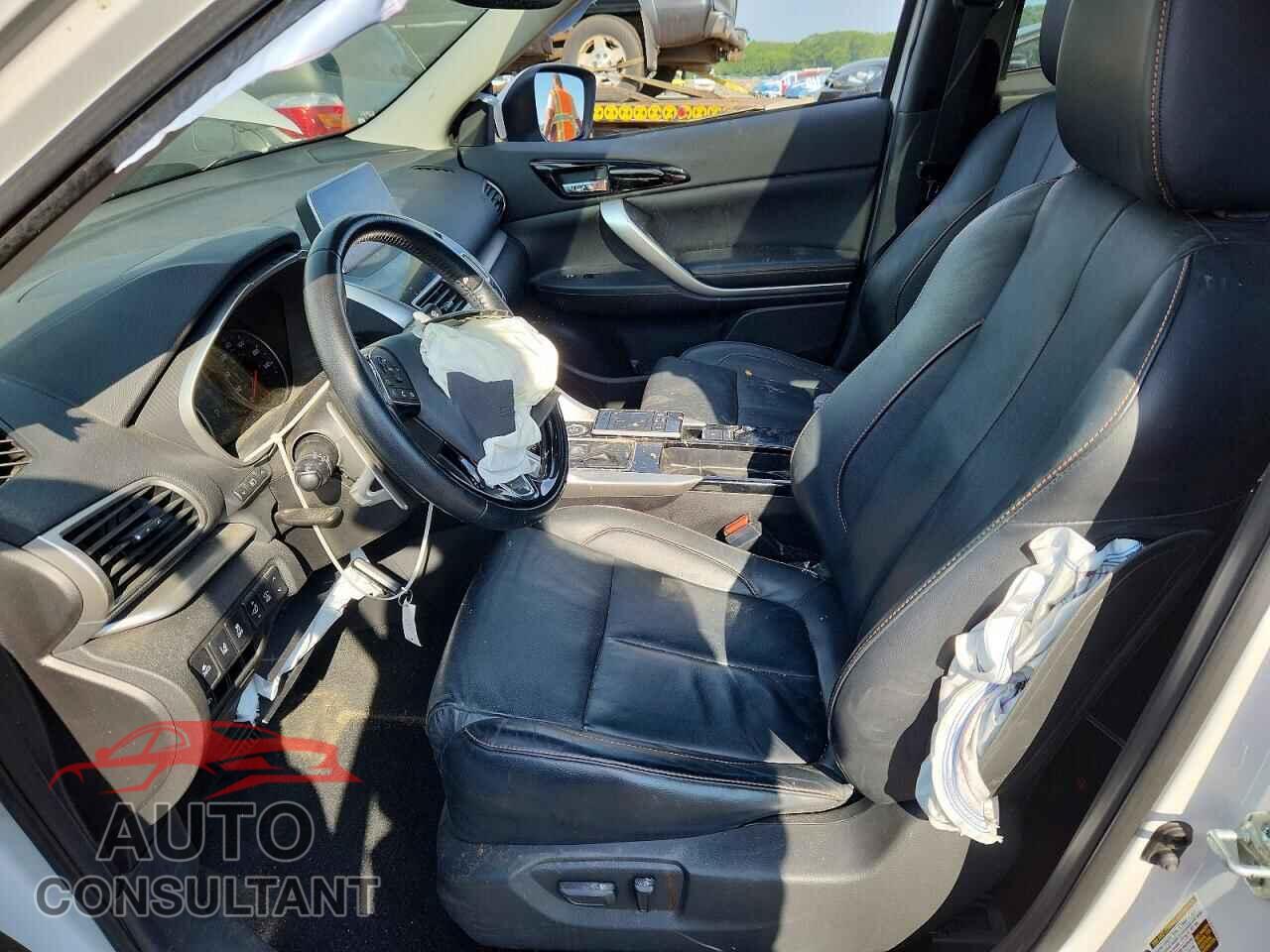 MITSUBISHI ECLIPSE 2018 - JA4AT5AA8JZ048692