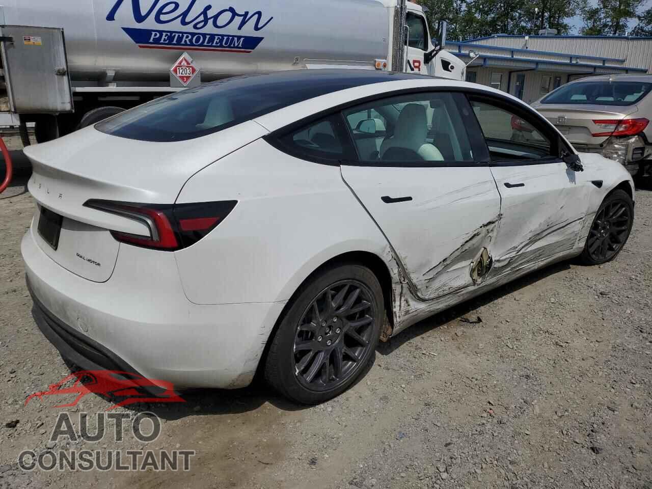 TESLA MODEL 3 2024 - 5YJ3E1EB6RF832679