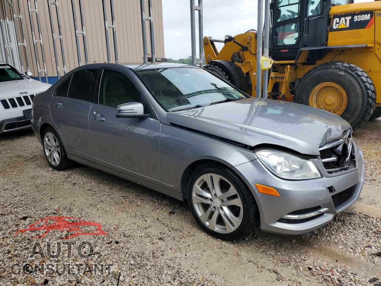 MERCEDES-BENZ C-CLASS 2012 - WDDGF8BB3CF917466