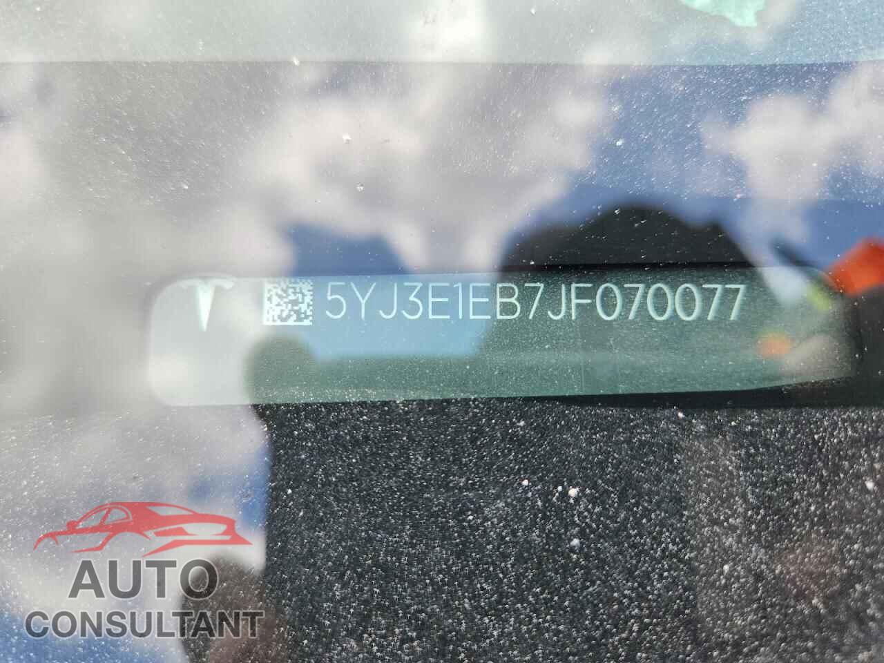TESLA MODEL 3 2018 - 5YJ3E1EB7JF070077