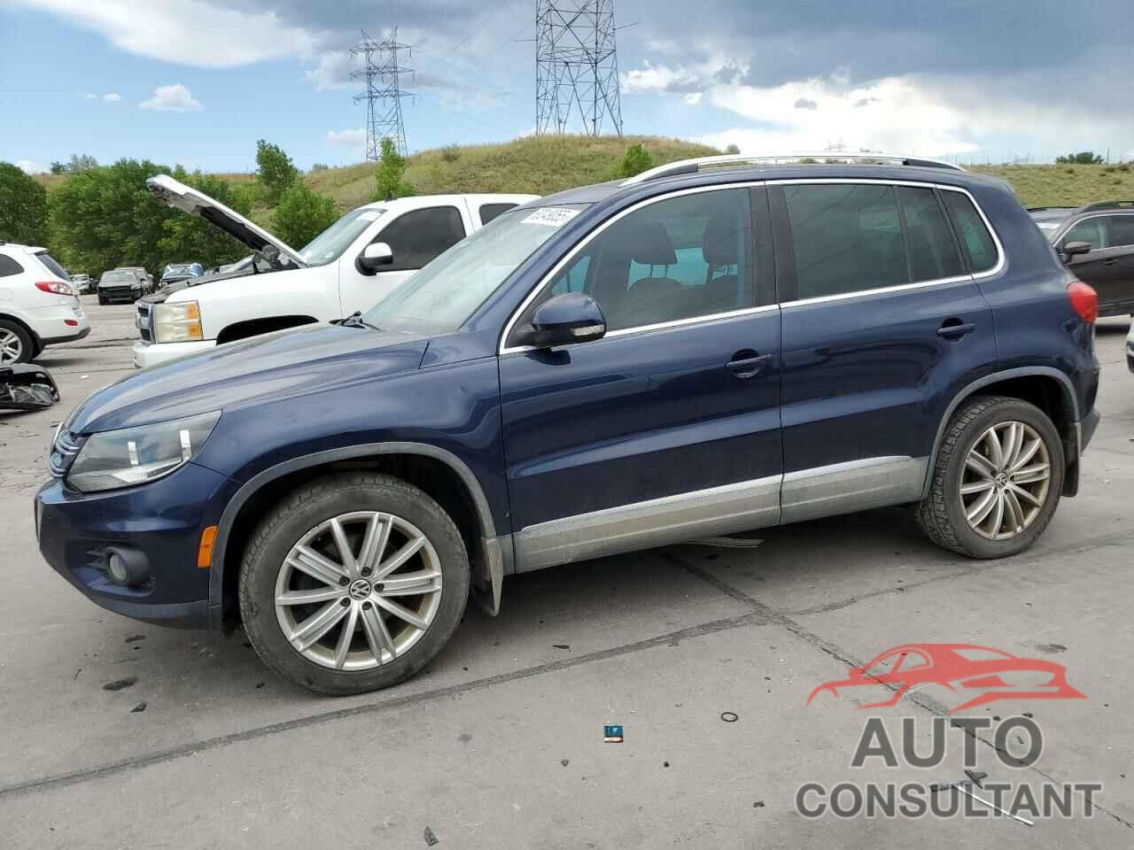 VOLKSWAGEN TIGUAN 2015 - WVGBV7AX8FW552118