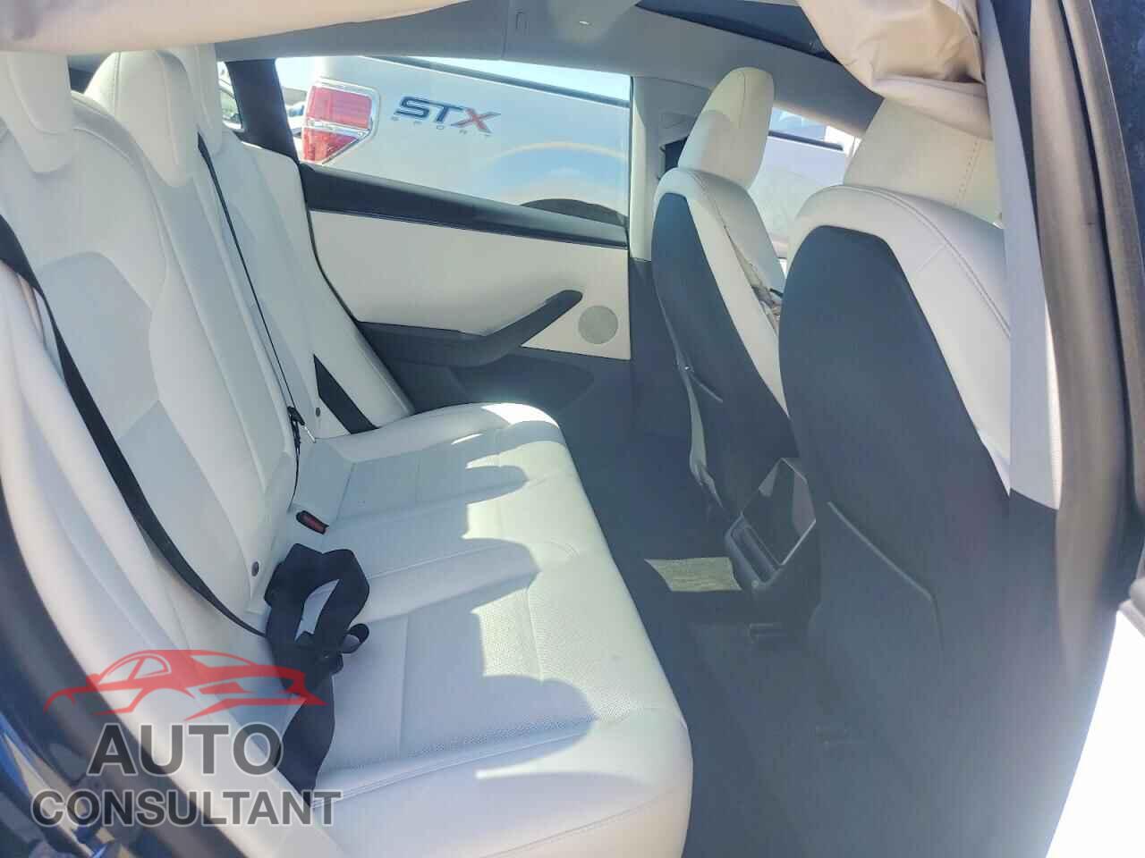 TESLA MODEL 3 2026 - 5YJ3E1EA3TF205890