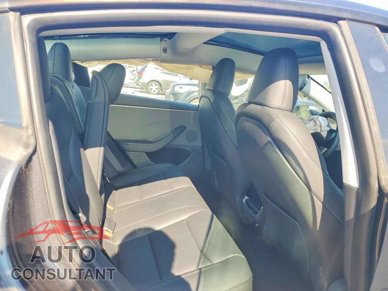 TESLA MODEL 3 2025 - 5YJ3E1EA7SF050064