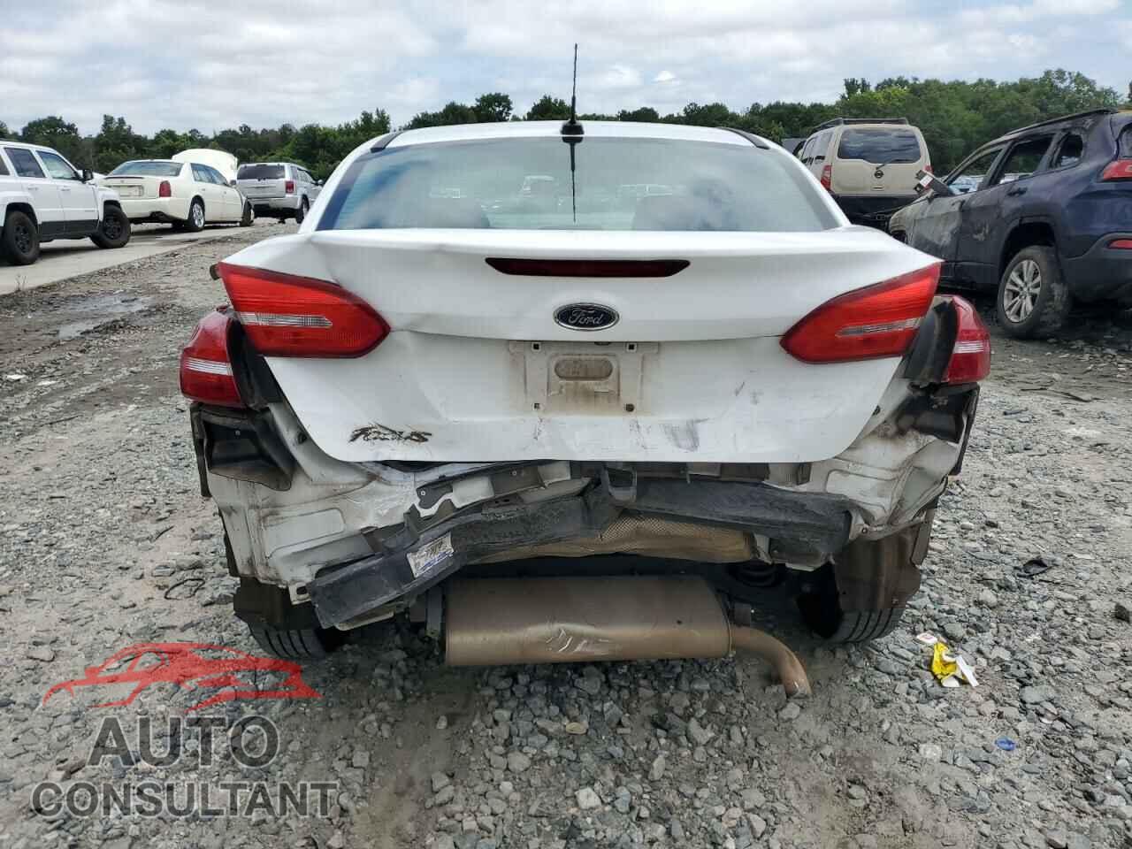 FORD FOCUS 2017 - 1FADP3E26HL201703
