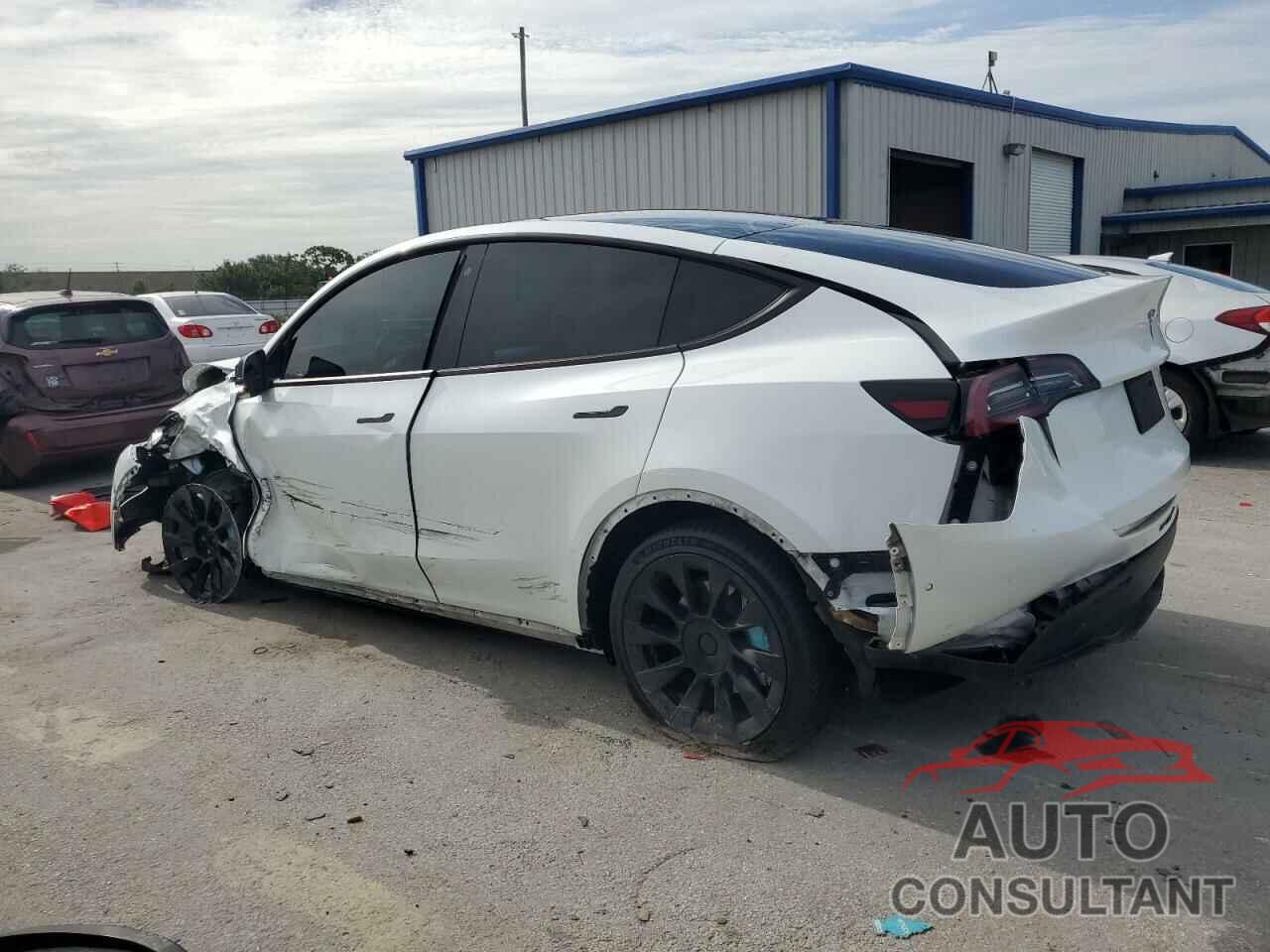 TESLA MODEL Y 2020 - 5YJYGDEE6LF030894