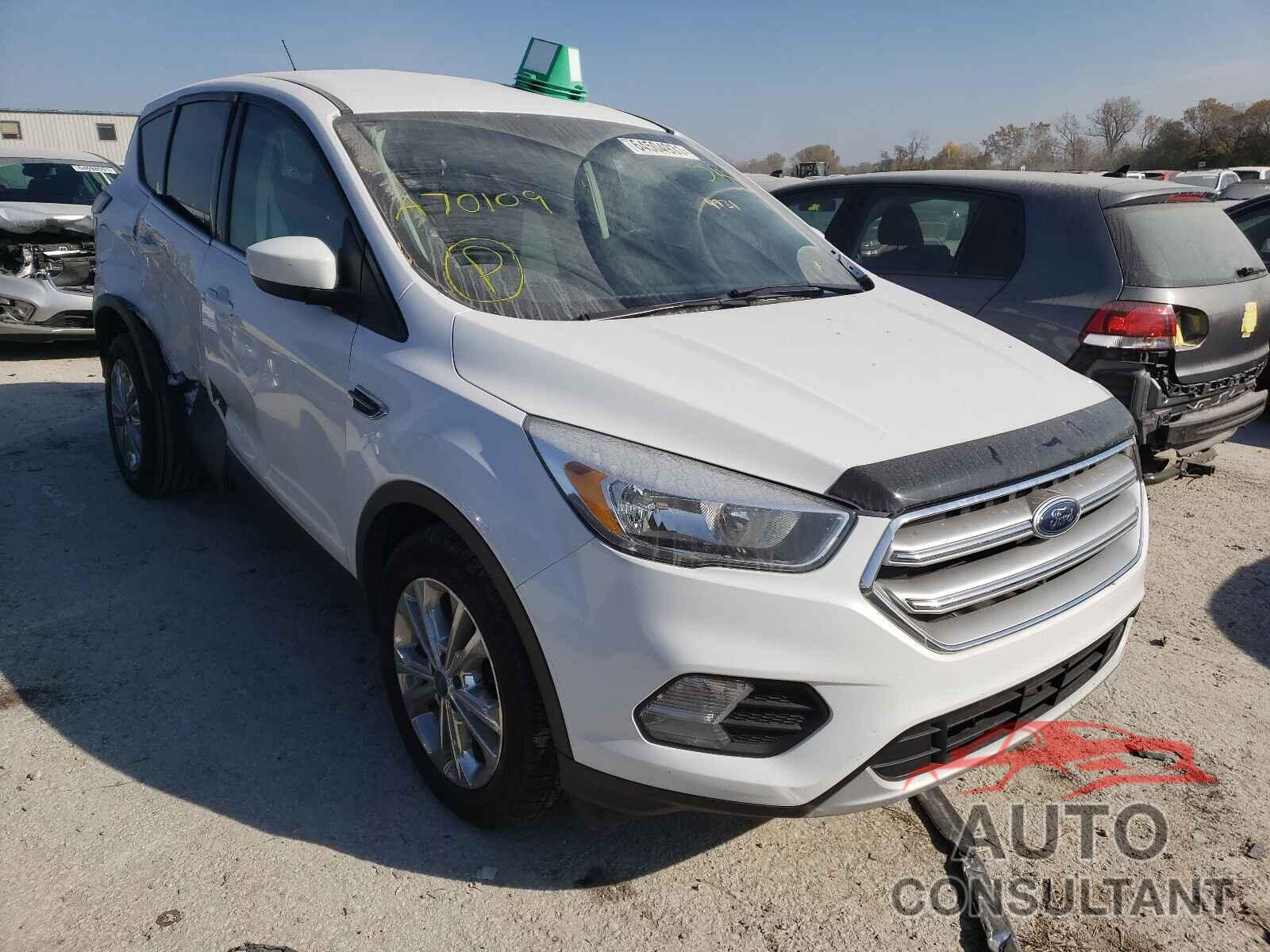 FORD ESCAPE 2017 - 1FMCU0GD4HUA70109