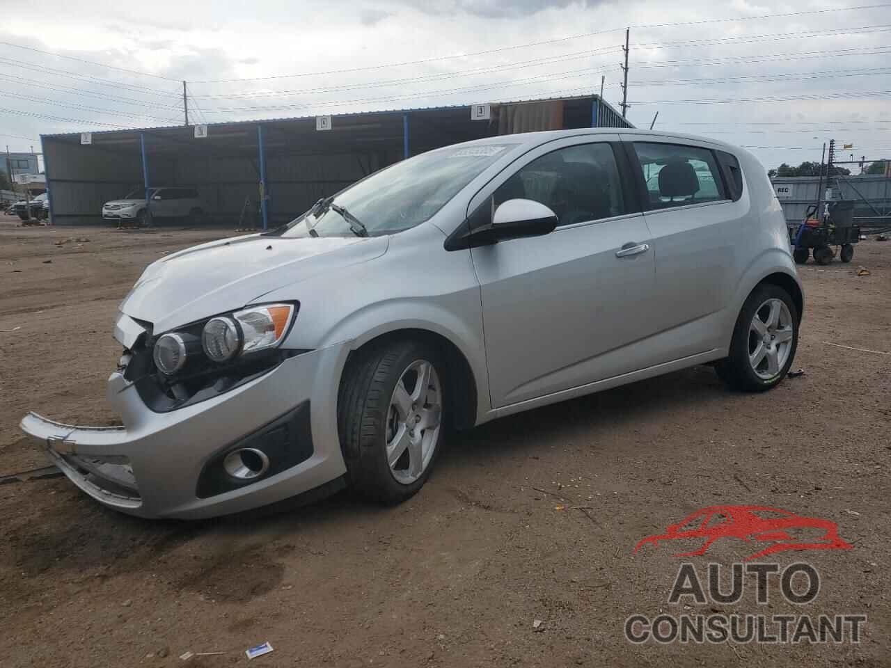 CHEVROLET SONIC 2015 - 1G1JE6SB1F4195060