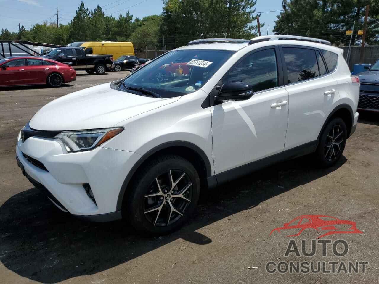 TOYOTA RAV4 2017 - JTMJFREV7HD211213