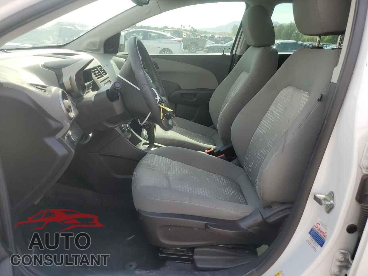 CHEVROLET SONIC 2015 - 1G1JA6SH5F4103626