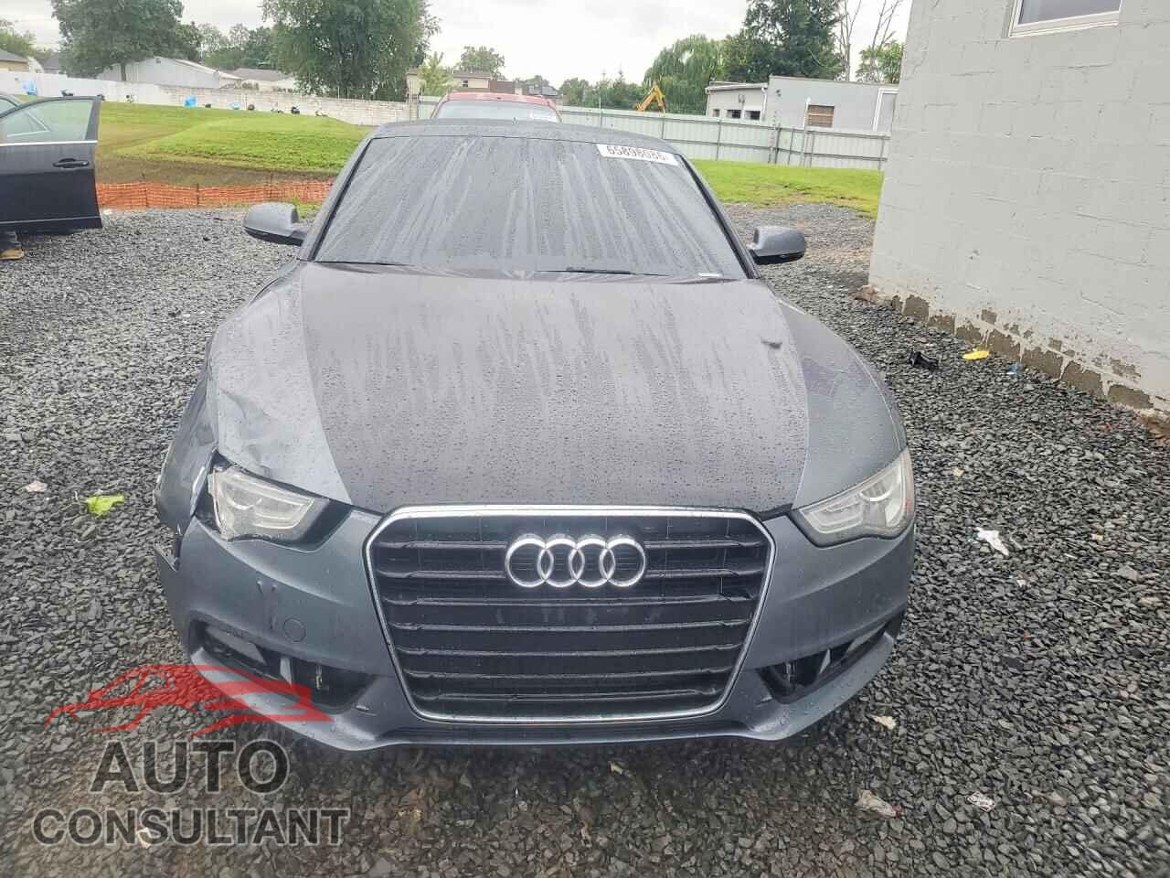 AUDI A5 2013 - WAULFAFR2DA066733