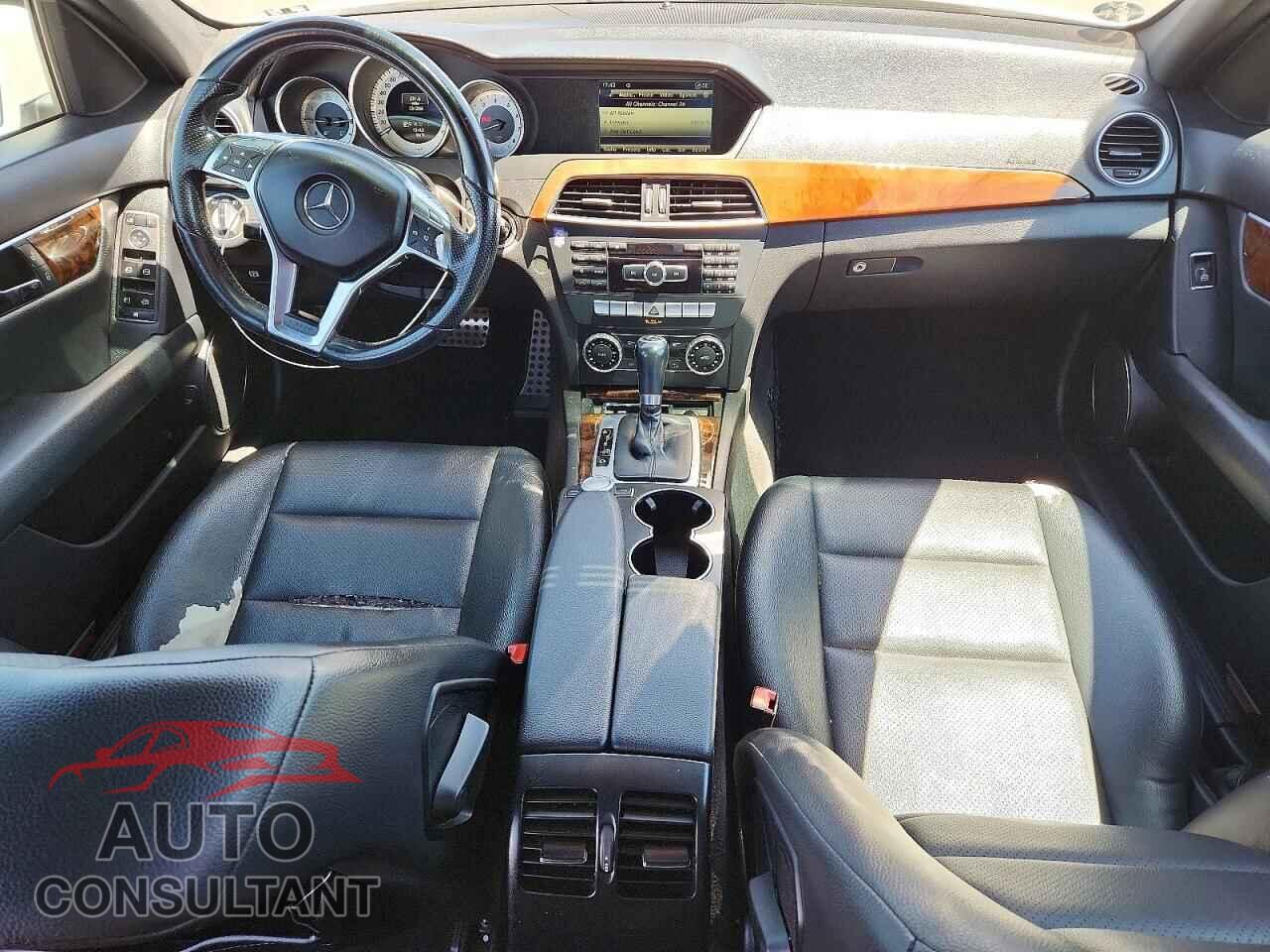 MERCEDES-BENZ C-CLASS 2014 - WDDGF4HBXEG252630