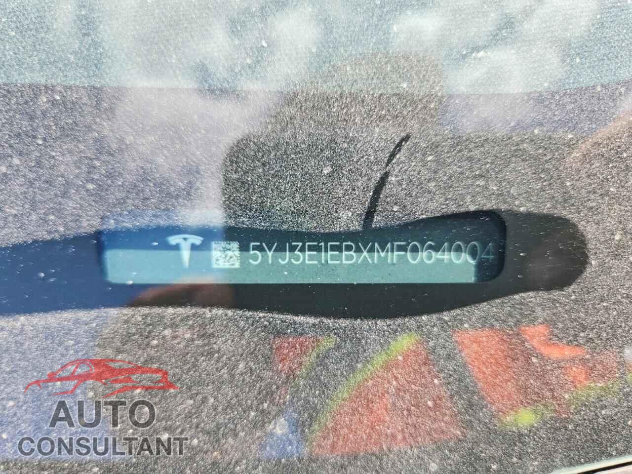 TESLA MODEL 3 2021 - 5YJ3E1EBXMF064004
