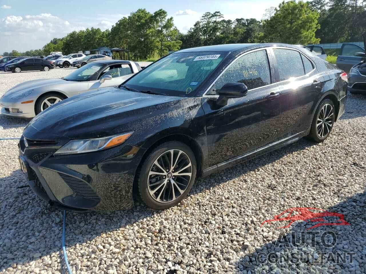 TOYOTA CAMRY 2018 - 4T1B11HK8JU114609