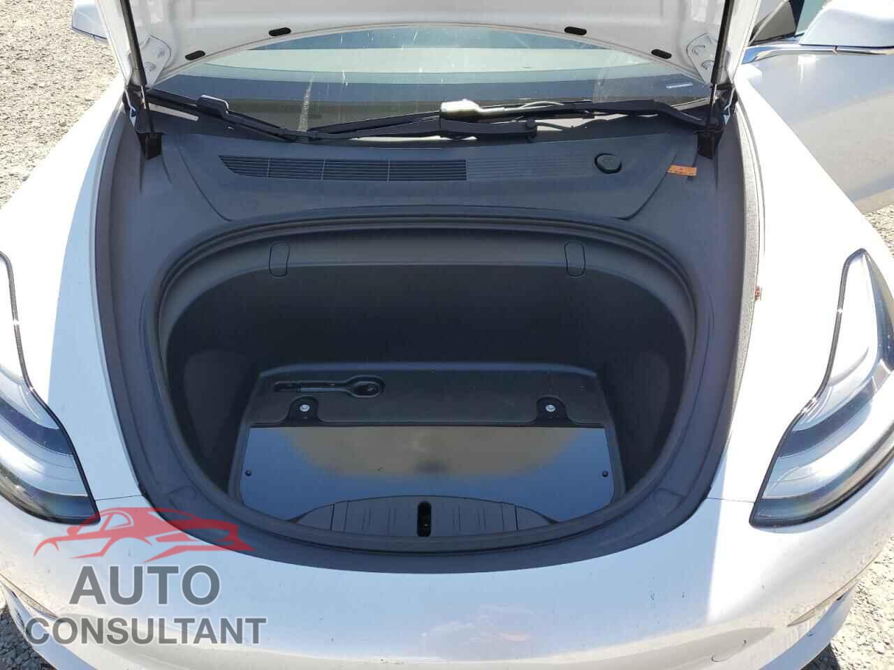 TESLA MODEL 3 2018 - 5YJ3E1EB9JF085406