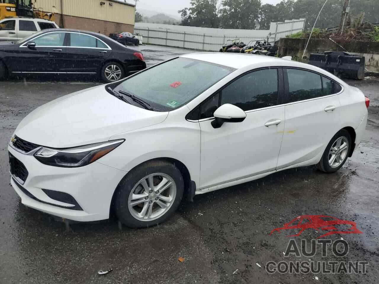 CHEVROLET CRUZE 2018 - 1G1BE5SM1J7217226