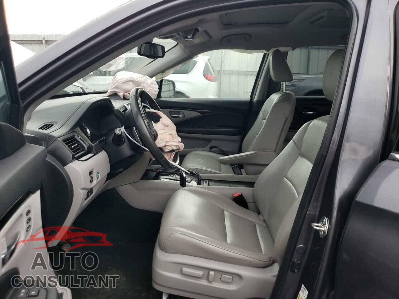 HONDA PILOT 2018 - 5FNYF6H90JB016550