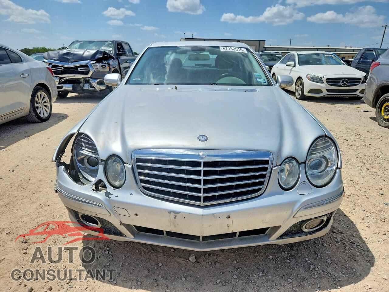 MERCEDES-BENZ E-CLASS 2009 - WDBUF56X09B370012