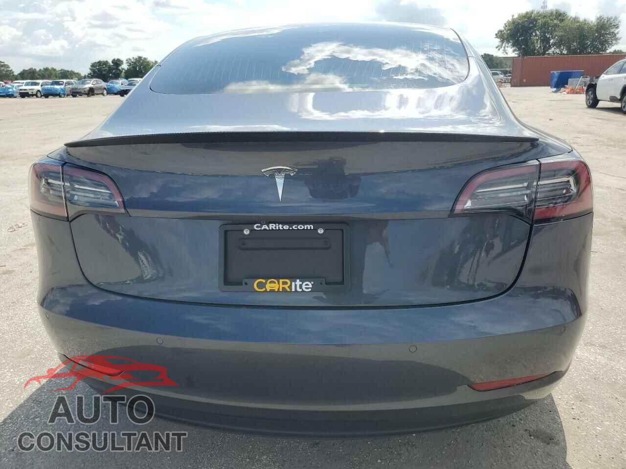TESLA MODEL 3 2020 - 5YJ3E1EC7LF586743