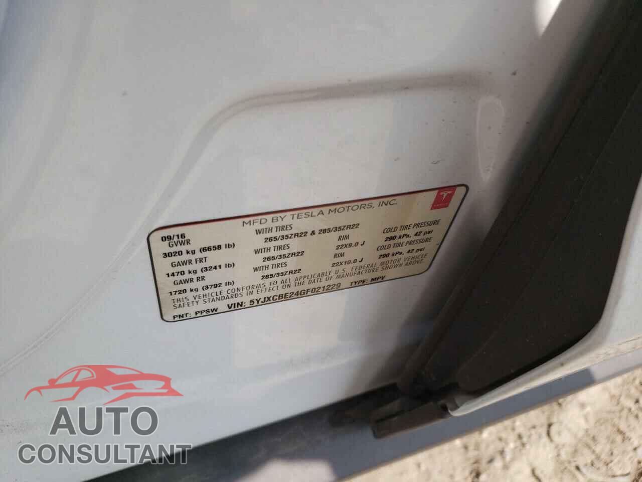 TESLA MODEL X 2016 - 5YJXCBE24GF021229