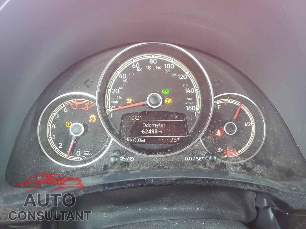VOLKSWAGEN BEETLE 2019 - 3VWFD7AT2KM712538