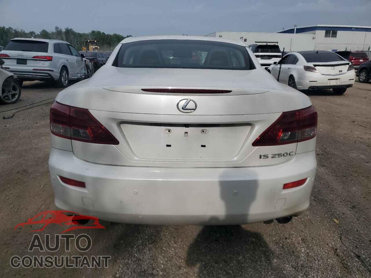 LEXUS IS 2011 - JTHFF2C27B2520817