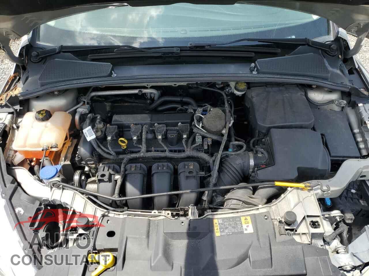 FORD FOCUS 2015 - 1FADP3F22FL366207