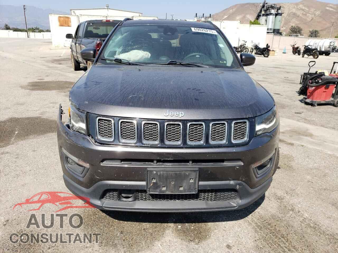 JEEP COMPASS 2018 - 3C4NJDBB0JT362004