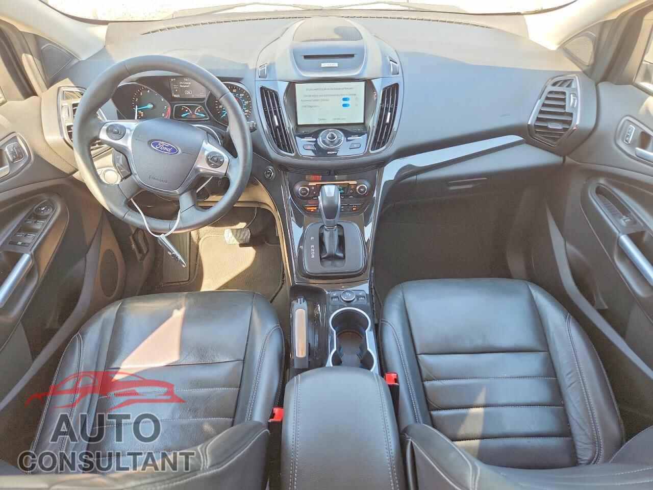 FORD ESCAPE 2016 - 1FMCU0J93GUC85709