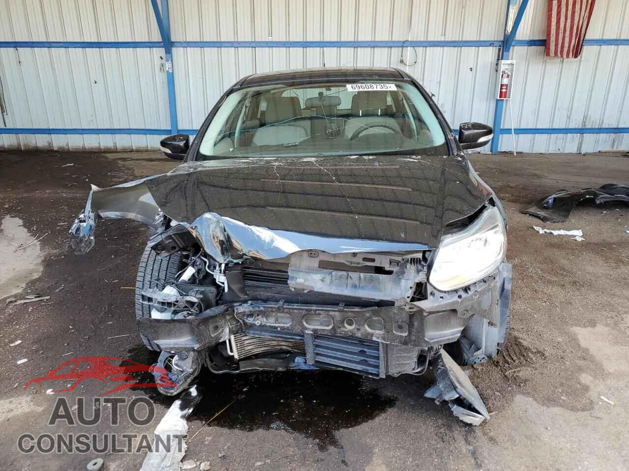 FORD FOCUS 2014 - 1FADP3K2XEL149377