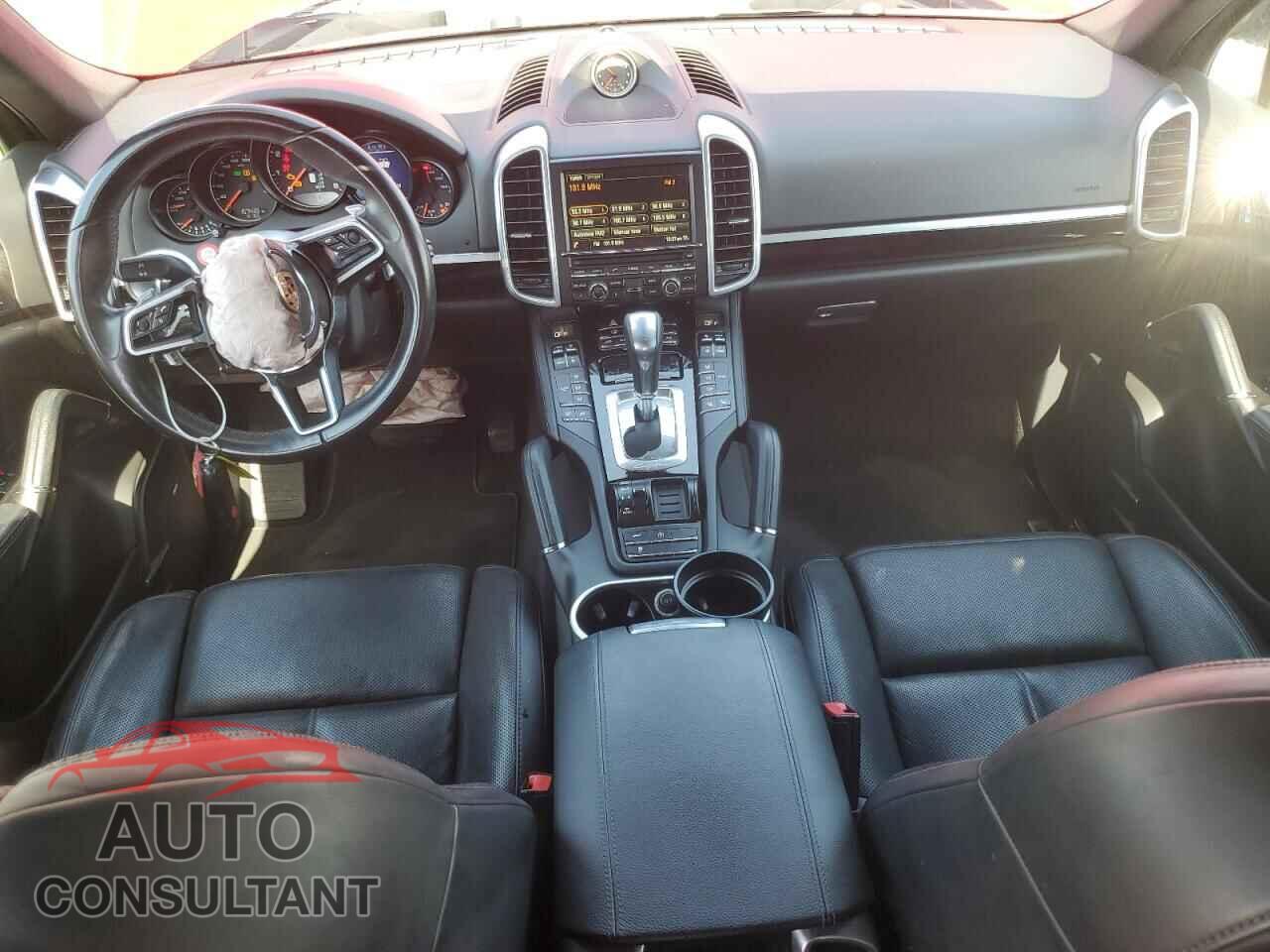 PORSCHE CAYENNE 2016 - WP1AA2A29GKA36070