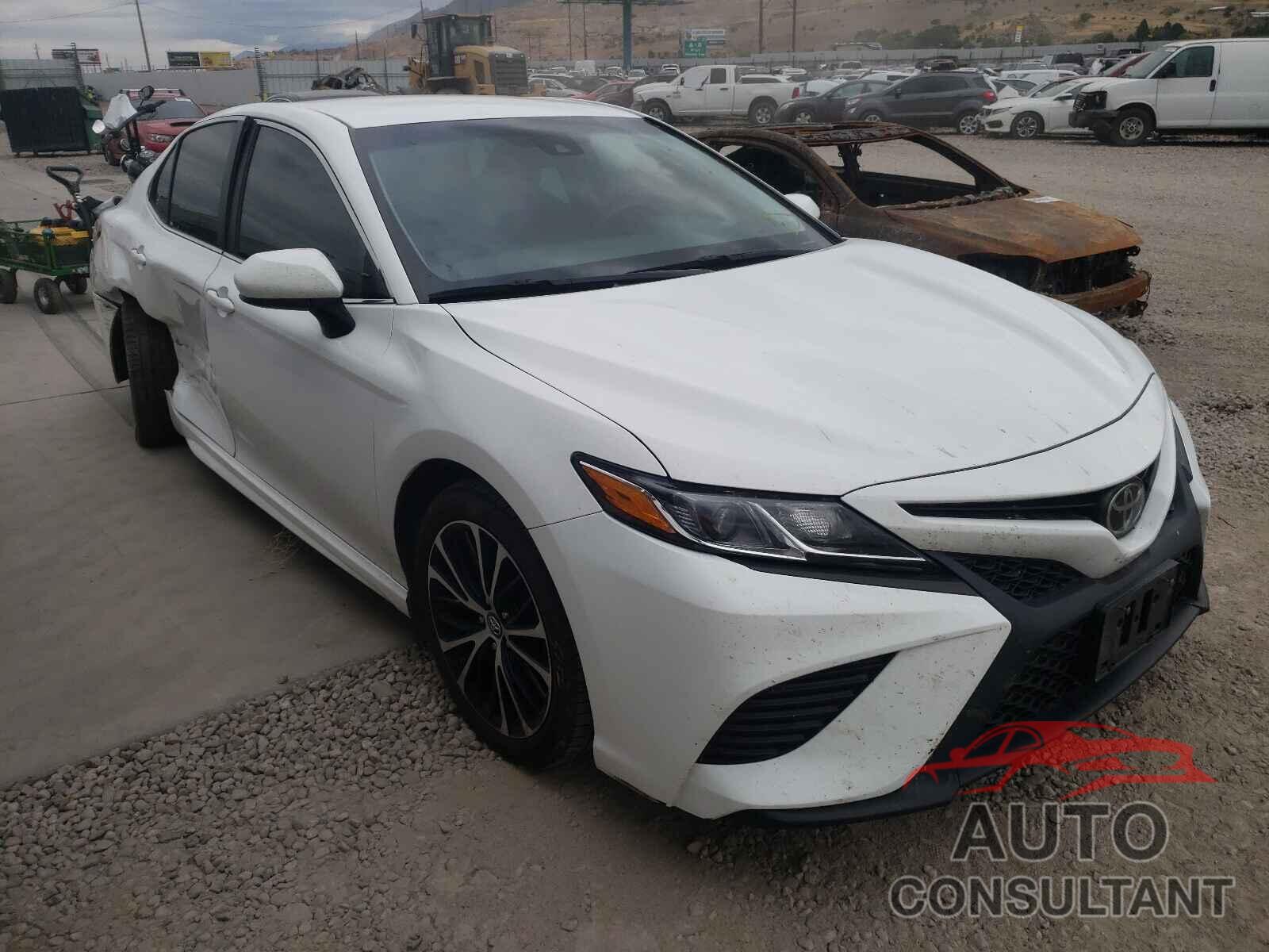 TOYOTA CAMRY 2018 - 4T1B11HK2JU580858
