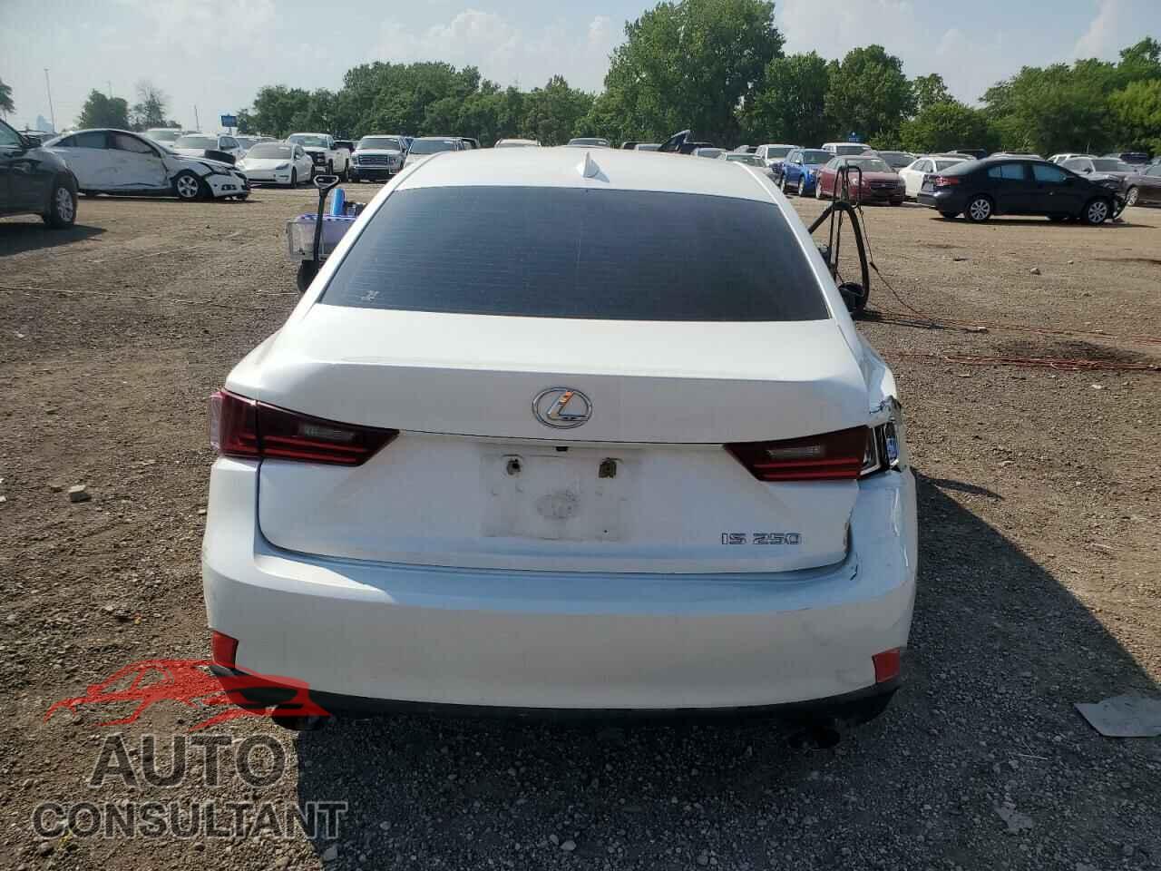 LEXUS IS 2014 - JTHBF1D20E5033372
