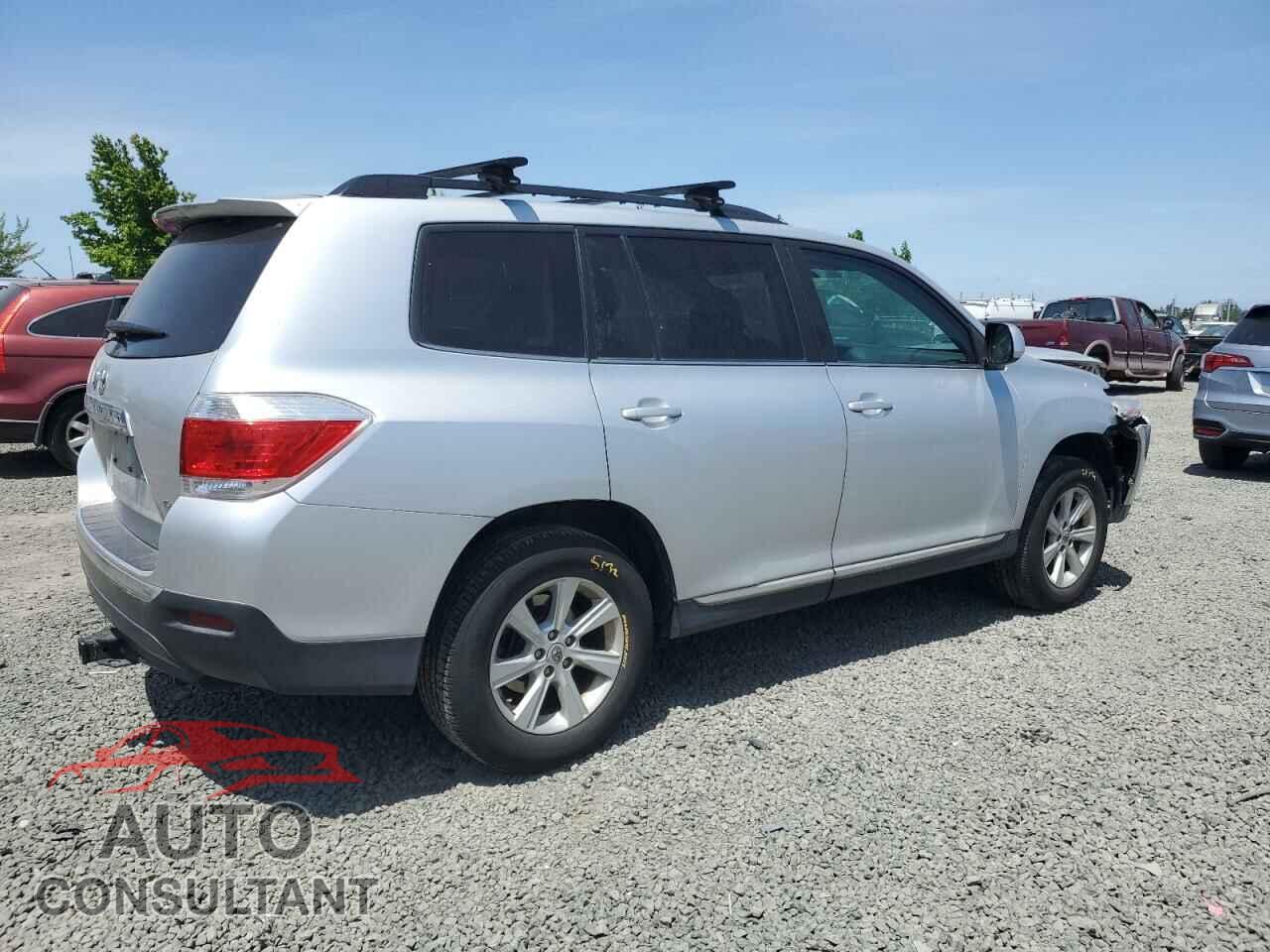 TOYOTA HIGHLANDER 2013 - 5TDBK3EH8DS217740
