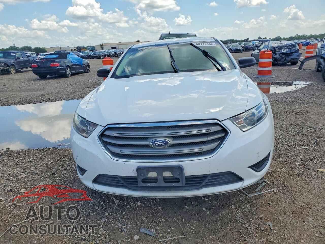 FORD TAURUS 2018 - 1FAHP2D87JG117180