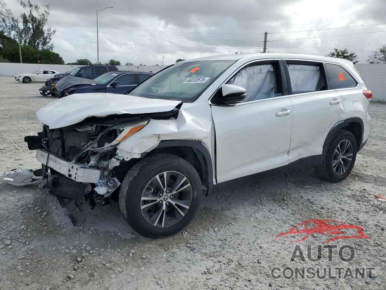 TOYOTA HIGHLANDER 2019 - 5TDZARFH5KS060118