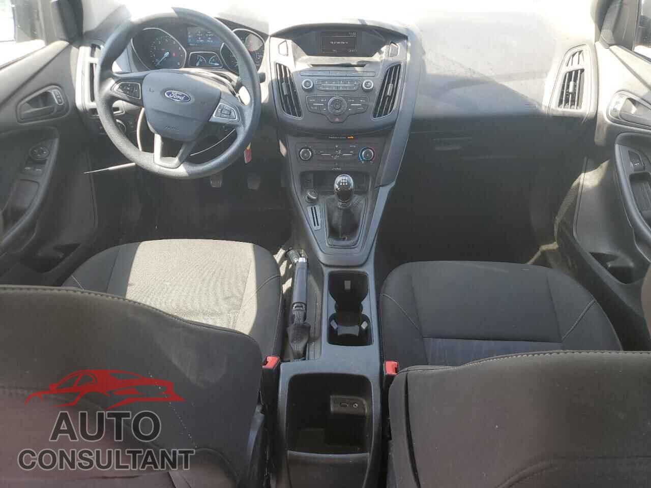 FORD FOCUS 2017 - 1FADP3E20HL242425