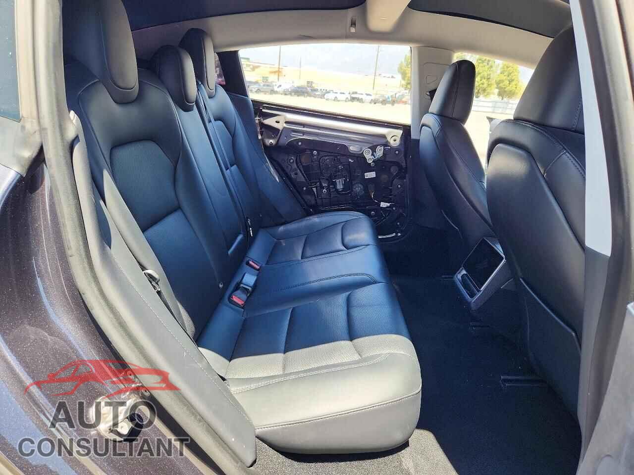 TESLA MODEL 3 2024 - 5YJ3E1EB0RF792809