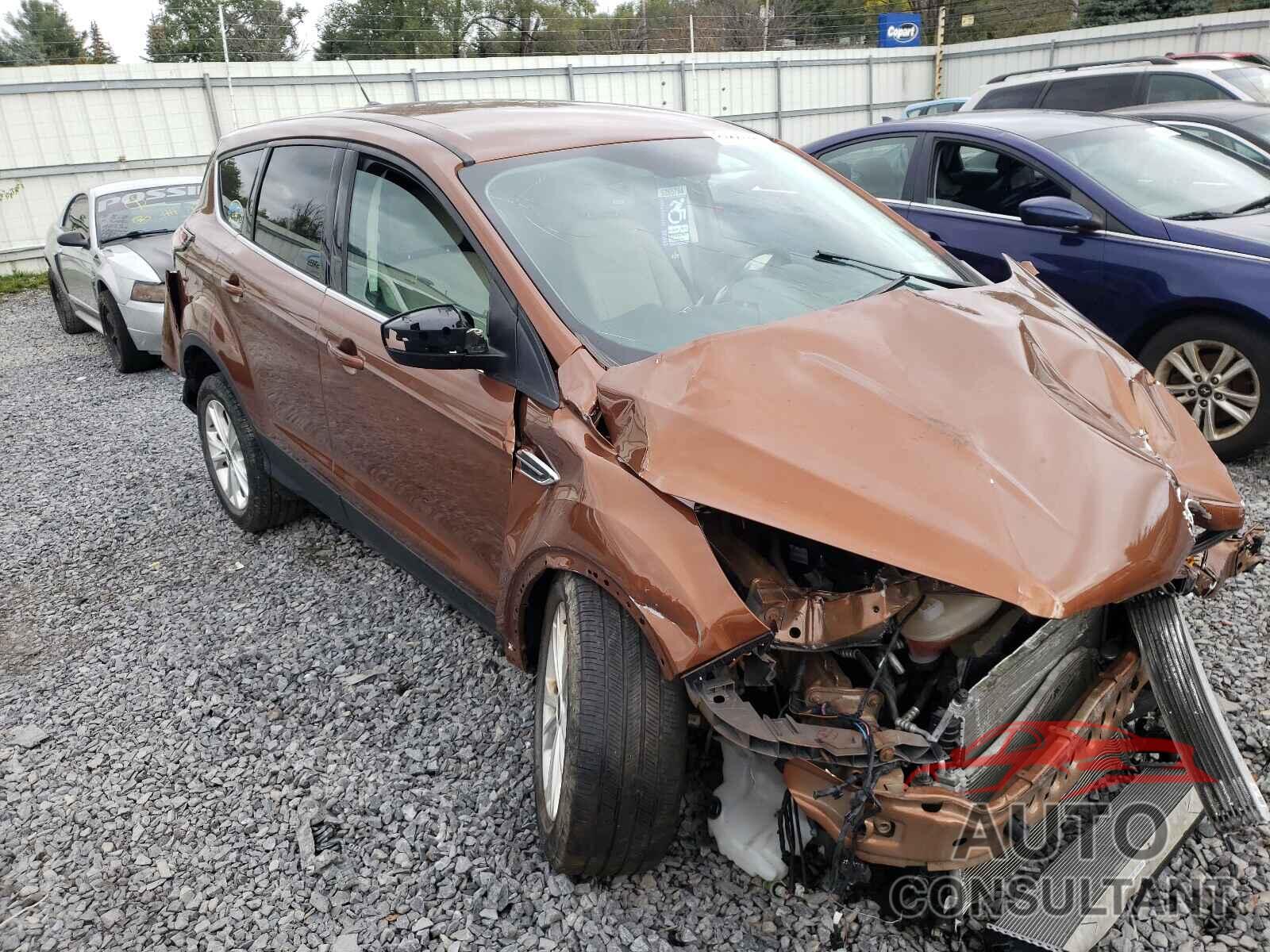 FORD ESCAPE 2017 - 1FMCU9GD7HUE11880