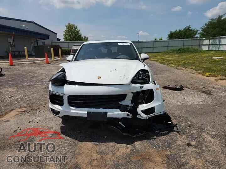 PORSCHE CAYENNE 2017 - WP1AE2A2XHLA76075