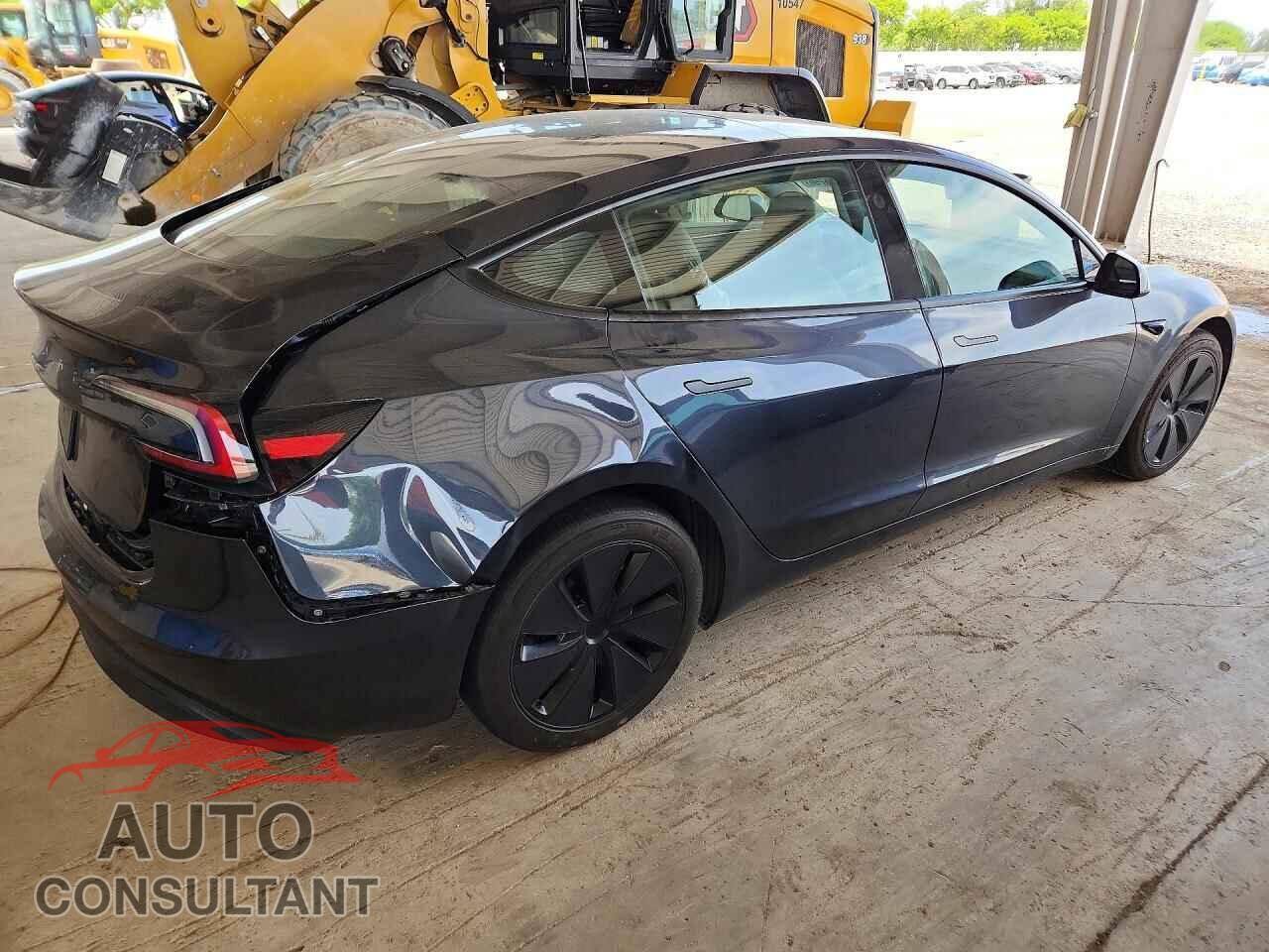TESLA MODEL 3 2024 - 5YJ3E1EA9RF740618