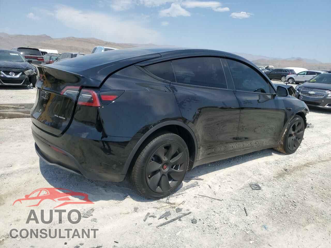 TESLA MODEL Y 2024 - 7SAYGDEE0RF083473