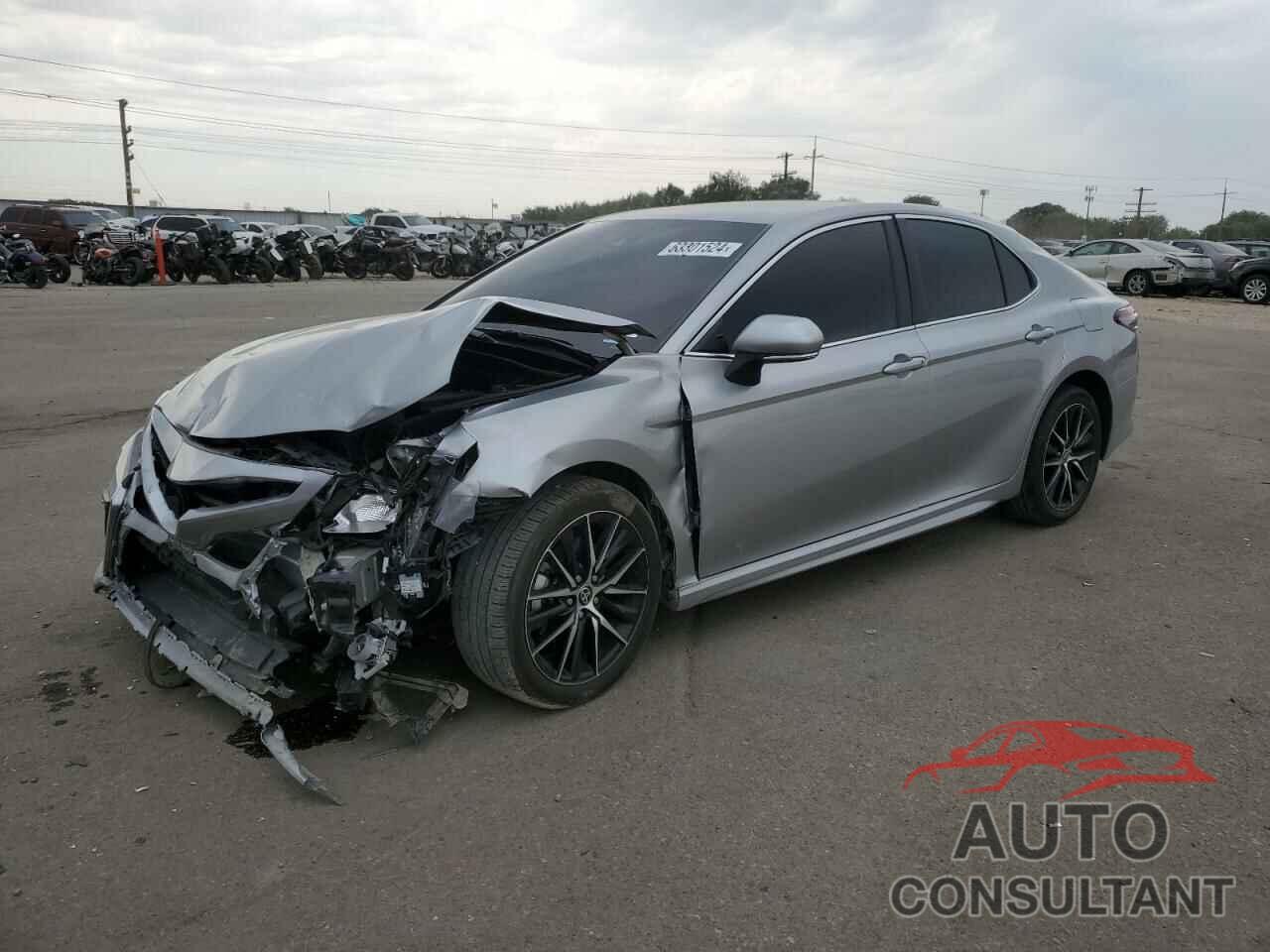 TOYOTA CAMRY 2022 - 4T1G11BK0NU068522