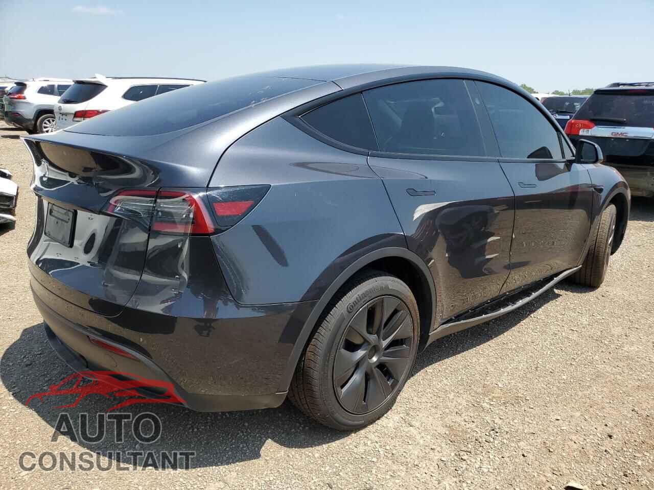 TESLA MODEL Y 2024 - 7SAYGDED3RF213219