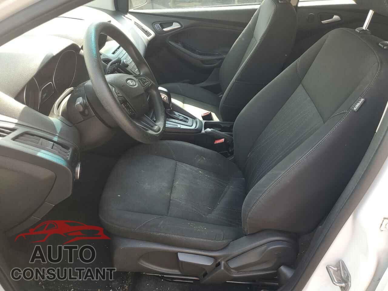 FORD FOCUS 2015 - 1FADP3K24FL364335