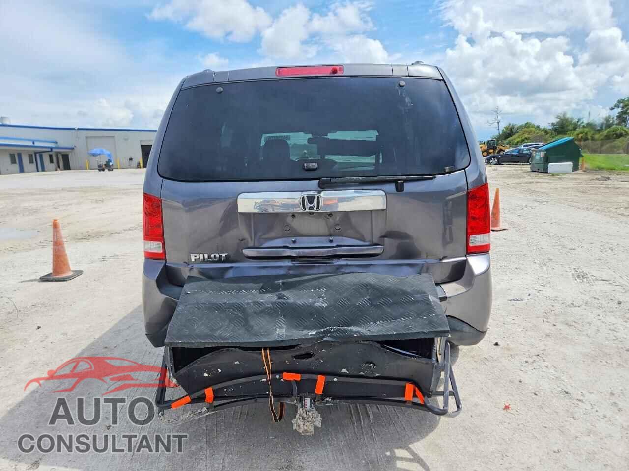 HONDA PILOT 2015 - 5FNYF3H58FB006996