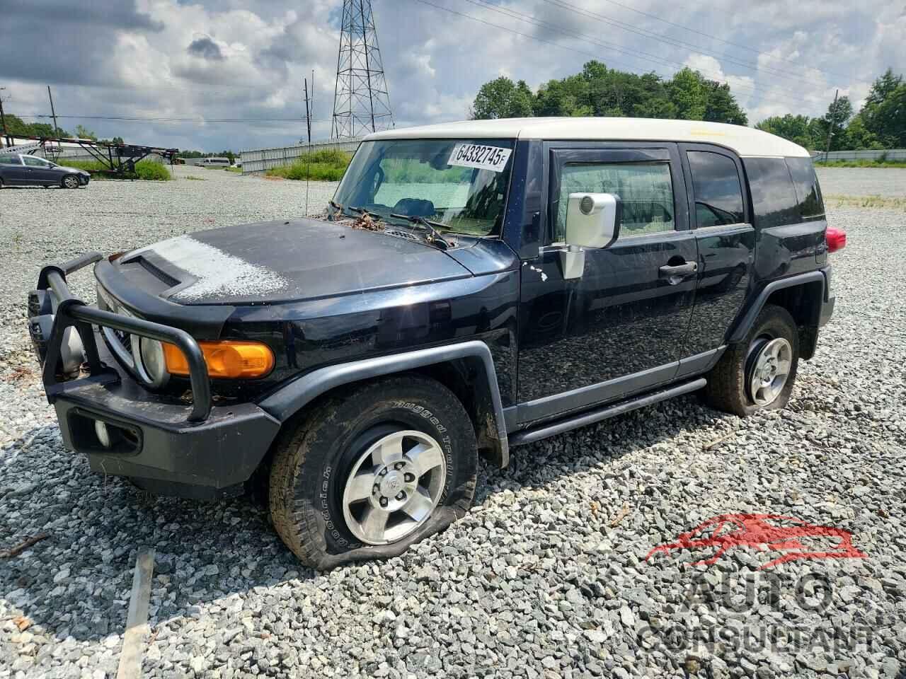 TOYOTA FJ CRUISER 2010 - JTEBU4BF3AK090042