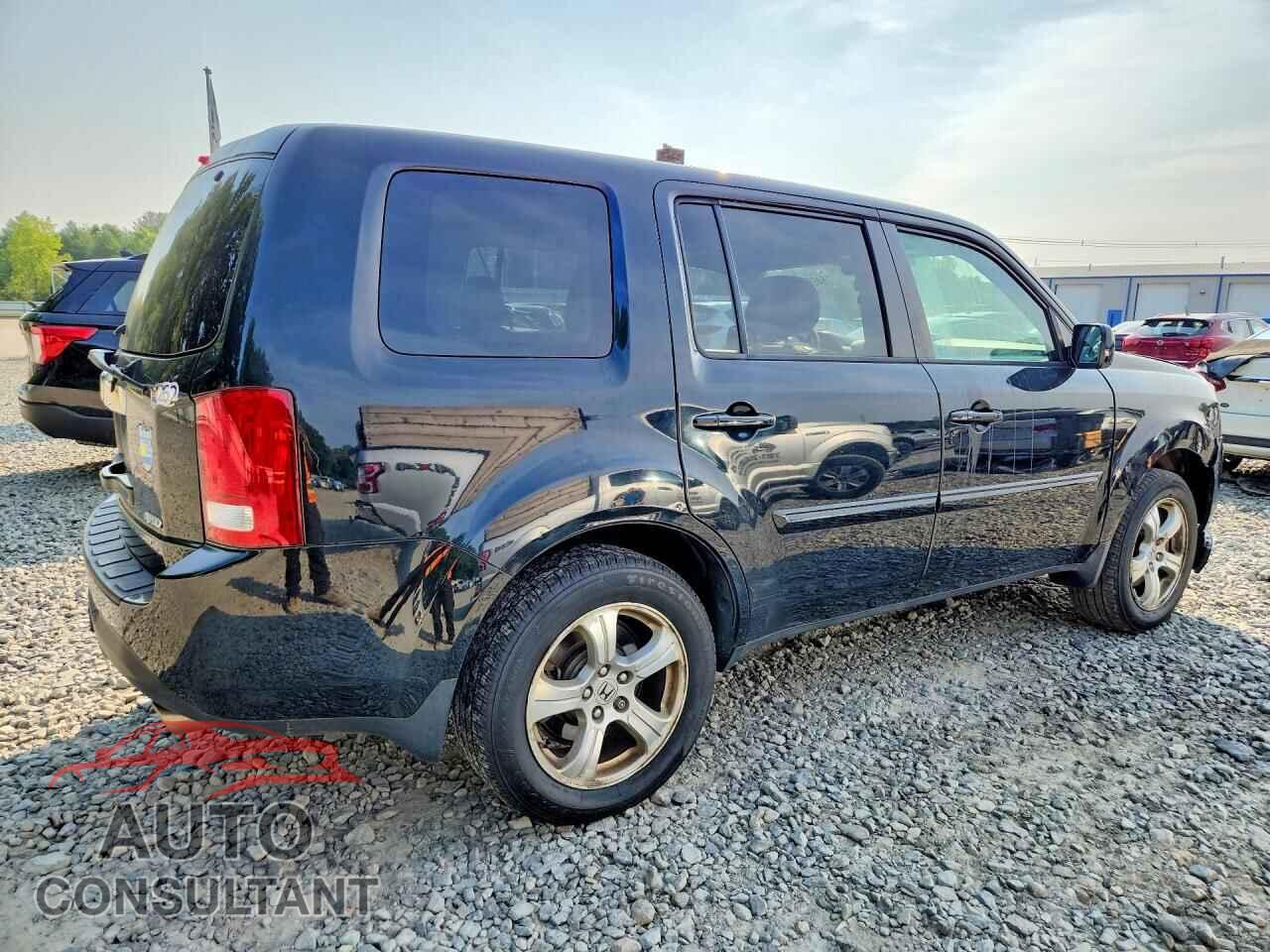 HONDA PILOT 2015 - 5FNYF4H55FB011935