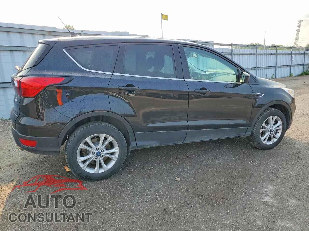 FORD ESCAPE 2019 - 1FMCU9GD9KUA56962