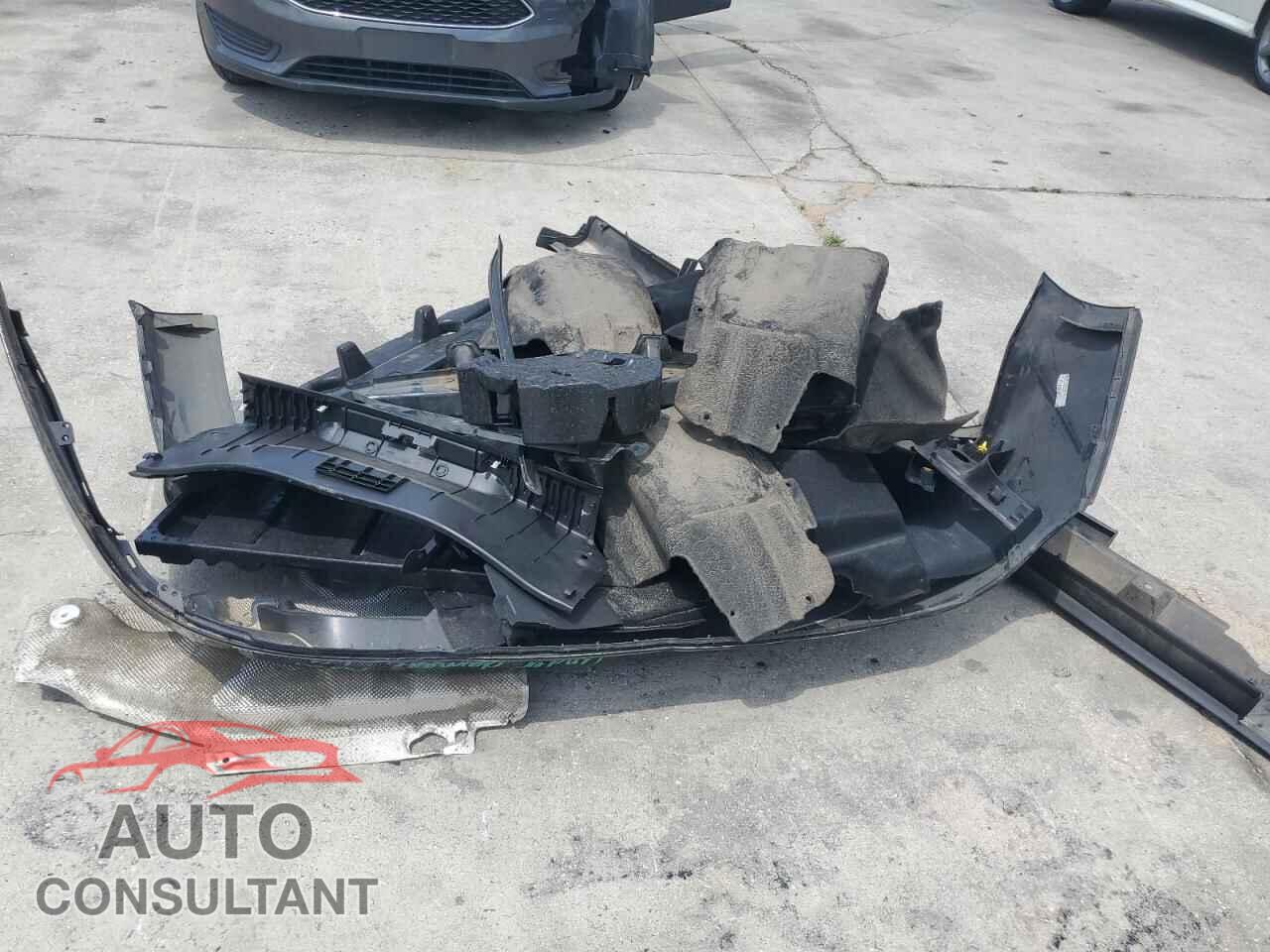 FORD FOCUS 2018 - 1FADP3F25JL245471